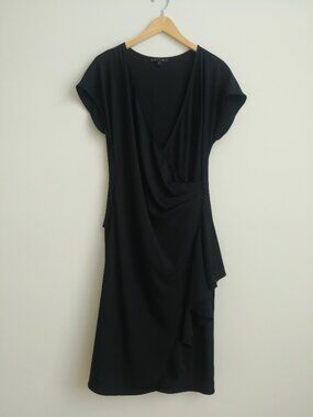 Lafayette 148 New York size 8 stretch silk classic little black wrap dress